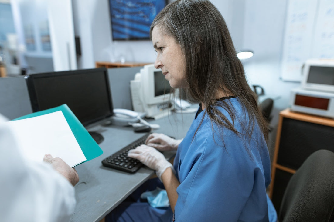Quels sont les accessoires médicaux, qu’une infirmière doit avoir pour une bonne prise en charge du patient ?