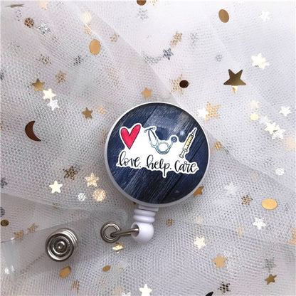 Badge médecin love help care