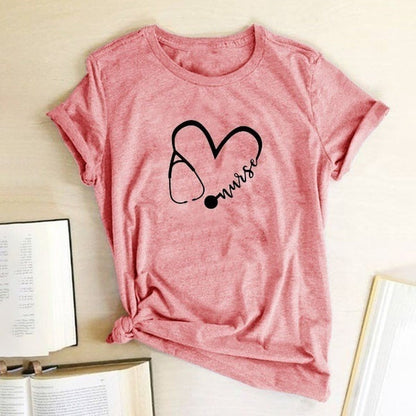 T-shirt manches courtes, col rond femme, avec cœur imprimé stéthoscope infirmière